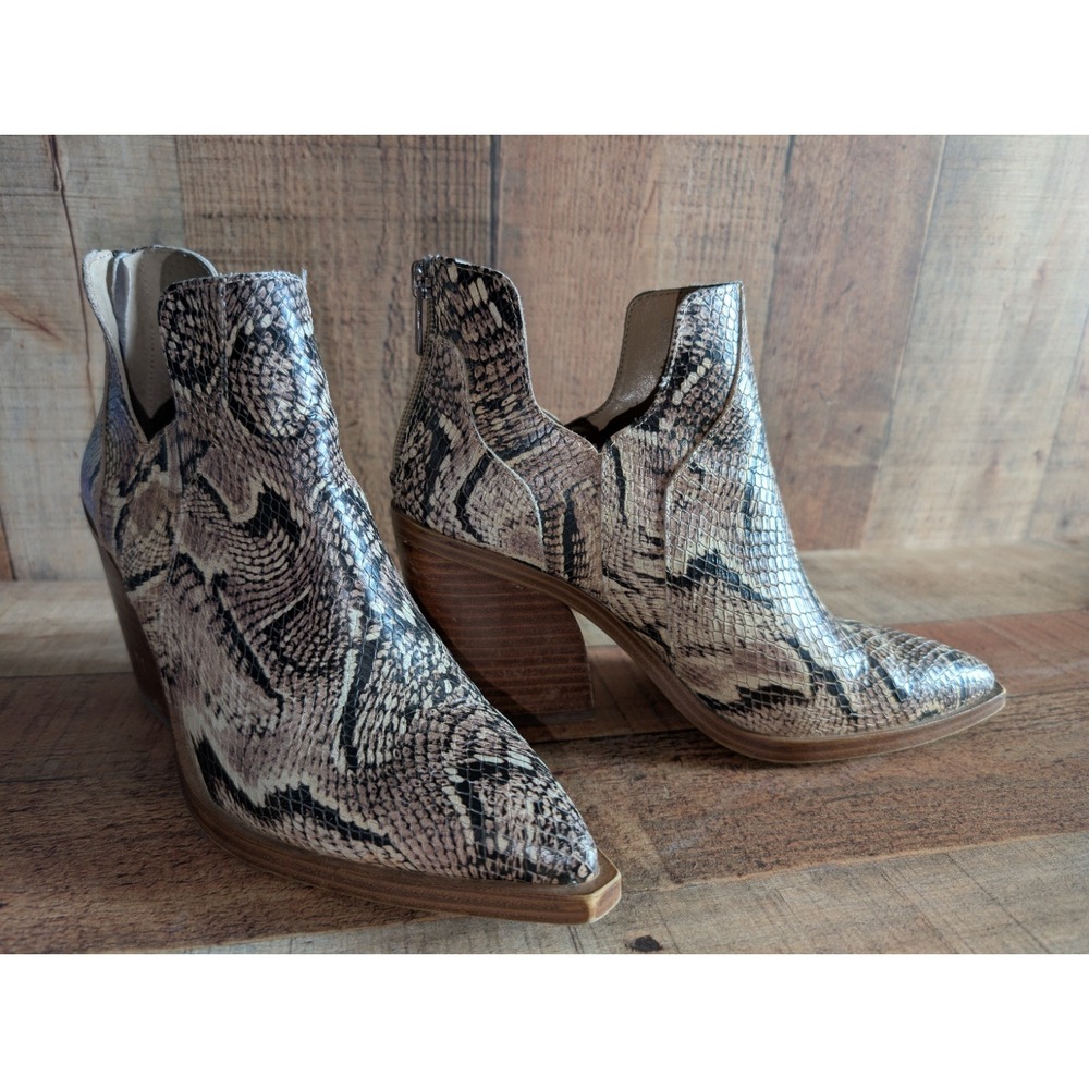 Vince‎ Camuto Women's Ankle Boots Sz 7.5 Ganilla Python Snake Print